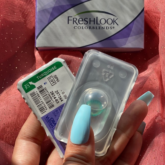 New!! Make up case w/accessories - Picture 7 of 16